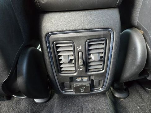 Used 2022 Jeep Grand Cherokee Limited AWD/4WD image 12