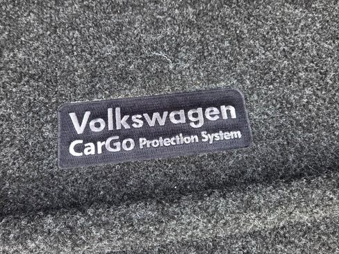 Used 2023 Volkswagen Tiguan SE R-Line image 61