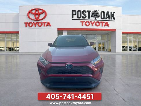Used 2020 Toyota RAV4 LE w/ All Weather Liner Package AWD/4WD image 5