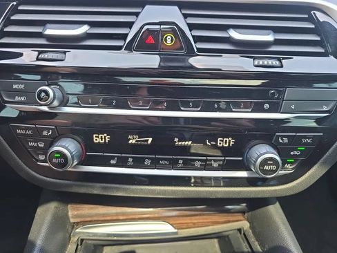 Used 2021 BMW 530i w/ Premium Package RWD image 32