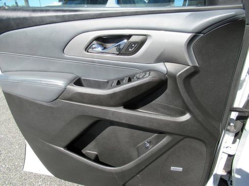 Certified 2021 Chevrolet Traverse LT w/ LT Premium Package image 21