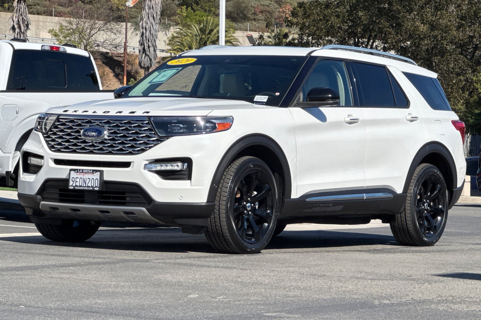 Certified 2020 Ford Explorer Platinum w/ Premium Technology Package AWD/4WD image 7
