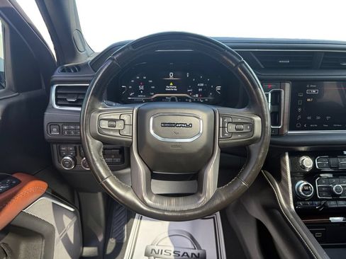 Used 2023 GMC Yukon XL Denali Ultimate AWD/4WD image 13