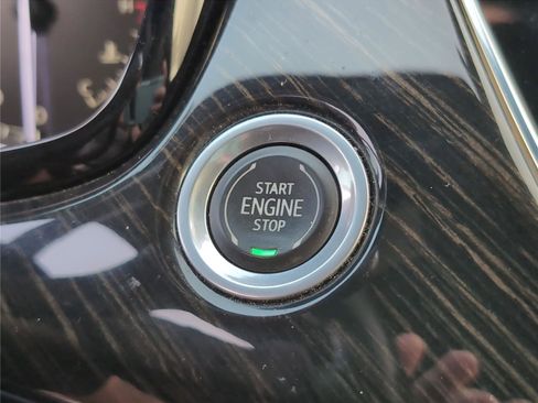 Used 2021 Cadillac XT6 Premium Luxury image 18