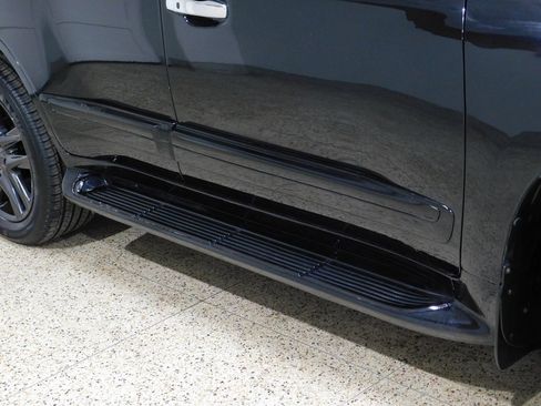 Used 2013 Lexus LX 570 4WD w/ Luxury Pkg w/Pre-crash image 9