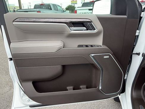 New 2026 Chevrolet Silverado 1500 LTZ w/ LTZ Premium Package AWD/4WD image 36