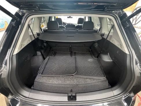 Used 2022 Volkswagen Tiguan SE image 26