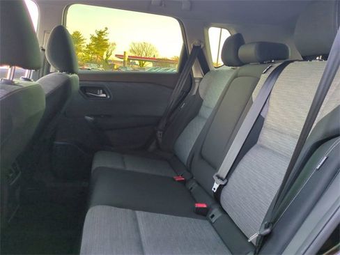 Used 2023 Nissan Rogue SV image 14
