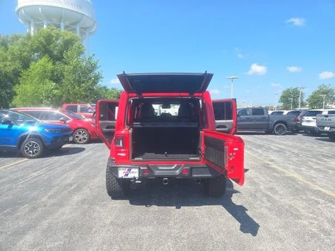 Used 2020 Jeep Wrangler Unlimited Sahara AWD/4WD image 36