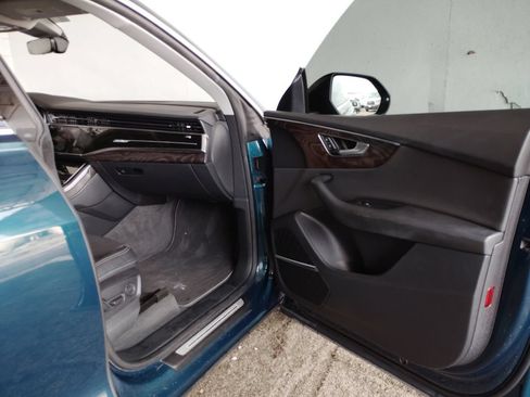 Used 2019 Audi Q8 Premium Plus w/ Premium Plus AWD/4WD image 10