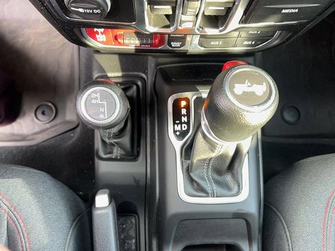 Used 2024 Jeep Wrangler Unlimited Rubicon image 23