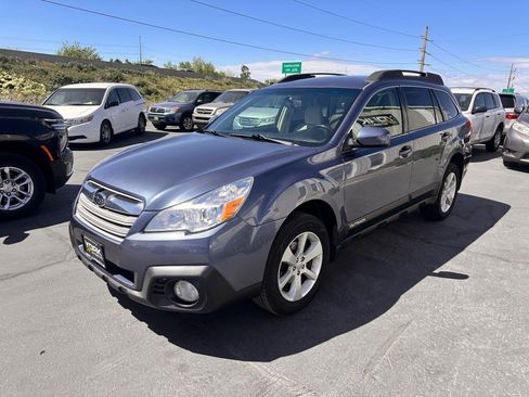 Used 2013 Subaru Outback 2.5i Premium w/ Popular Pkg 1B AWD/4WD image 2