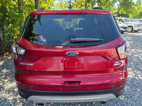 Used 2018 Ford Escape SE w/ SE Sync 3 Package AWD/4WD image 6