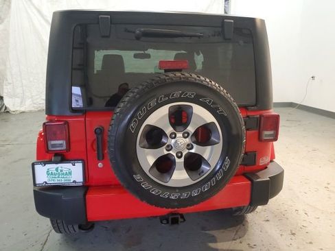 Used 2016 Jeep Wrangler Sahara w/ Connectivity Group AWD/4WD image 5