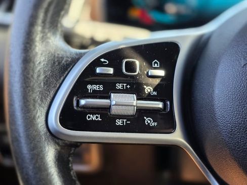 Used 2021 Mercedes-Benz GLB 250 GLB 250 w/ Premium Package image 24