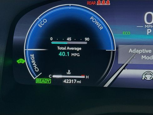 Used 2025 Toyota Camry XLE FWD image 8