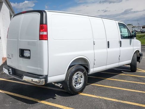 New 2026 Chevrolet Express 2500 w/ Communications Package RWD image 6