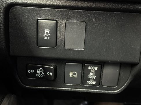 Used 2021 Toyota Tacoma TRD Off-Road w/ Technology Package AWD/4WD image 33