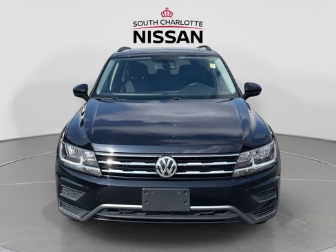 Used 2019 Volkswagen Tiguan SE w/ Panoramic Sunroof Package AWD/4WD image 2