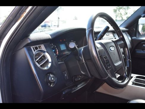 Used 2017 Ford Expedition XL AWD/4WD image 16
