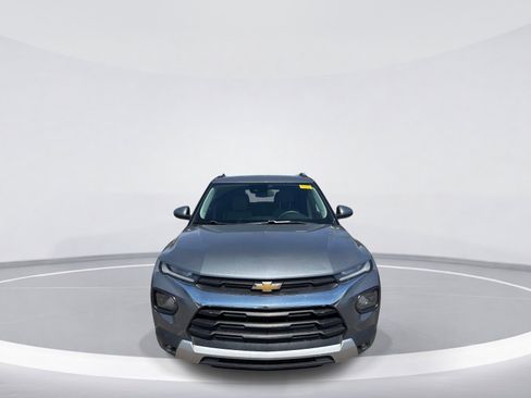 Used 2021 Chevrolet TrailBlazer LT image 2