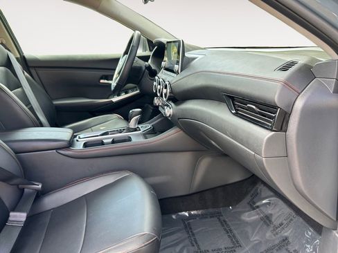 Used 2025 Nissan Sentra SR w/ SR Premium Package FWD image 26