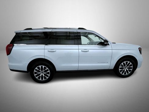 Used 2025 Ford Expedition Platinum AWD/4WD image 4