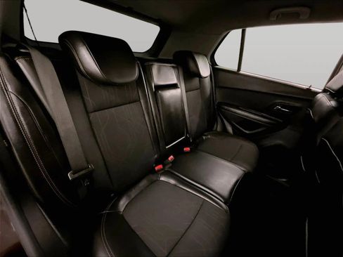 Used 2022 Chevrolet Trax LT w/ Driver Confidence Package image 26