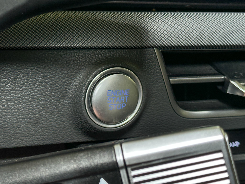 Used 2025 Hyundai Sonata SEL FWD image 32