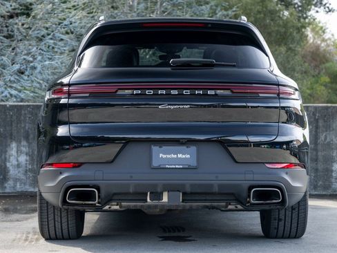 Certified 2025 Porsche Cayenne image 10