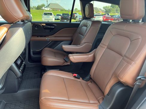 Used 2022 Lincoln Aviator Reserve w/ Elements Package Plus AWD/4WD image 18
