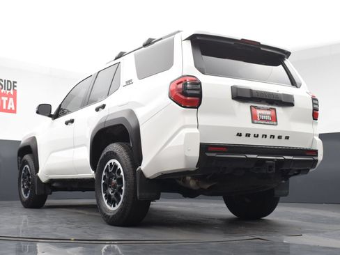 Used 2025 Toyota 4Runner TRD Off-Road AWD/4WD image 31