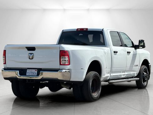Used 2024 RAM 3500 Big Horn AWD/4WD image 3