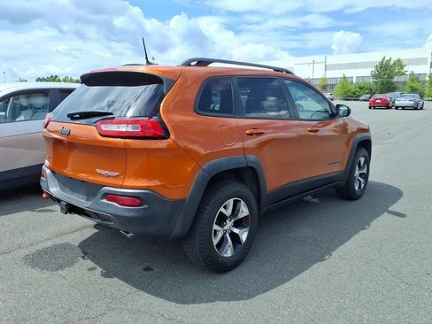 Used 2015 Jeep Cherokee Trailhawk w/ Cold Weather Group AWD/4WD image 3