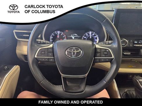 Used 2023 Toyota Highlander XLE FWD image 23