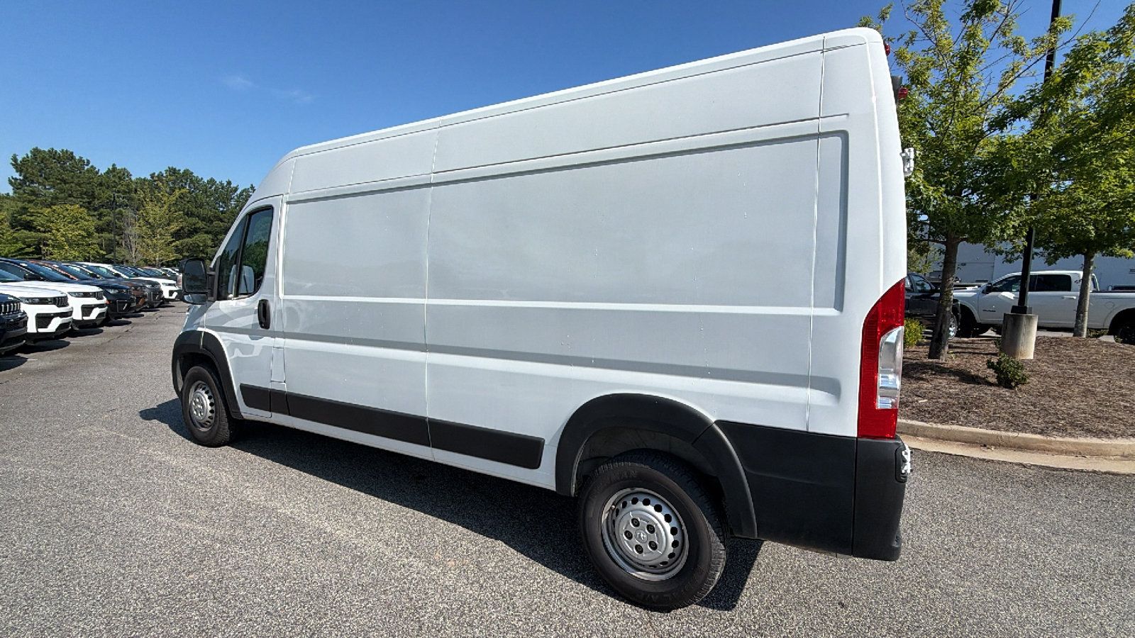 Used 2024 RAM ProMaster 2500 w/ Convenience Group FWD image 10