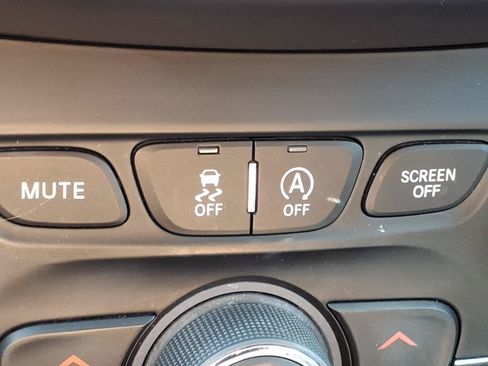 Used 2022 Jeep Cherokee Latitude Lux w/ Sun & Sound Group AWD/4WD image 19