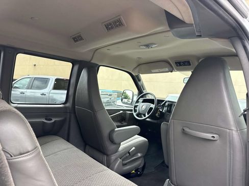 Used 2025 Chevrolet Express 3500 LT w/ LT Preferred Equipment Group RWD image 25