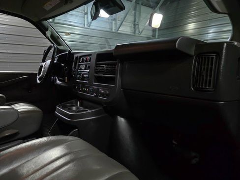 Used 2019 Chevrolet Express 3500 LS image 14