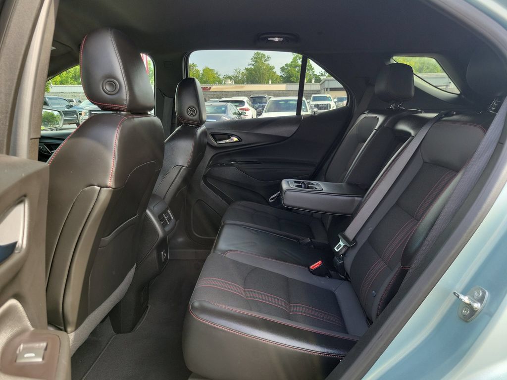 Used 2022 Chevrolet Equinox RS w/ Infotainment Package FWD image 15