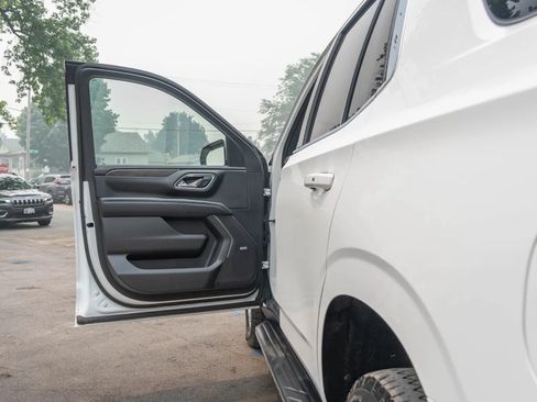 Used 2021 Chevrolet Tahoe LT w/ Luxury Package AWD/4WD image 13