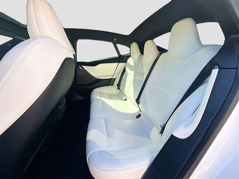 Used 2021 Tesla Model S Long Range Plus image 25
