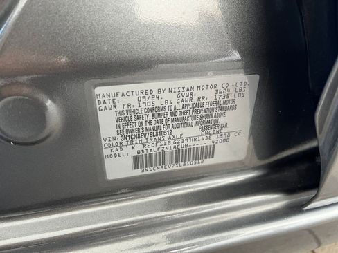 Used 2025 Nissan Versa SV image 29