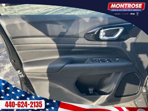 New 2026 Jeep Compass Latitude image 9