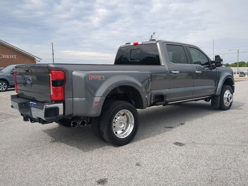 Certified 2025 Ford F450 Lariat w/ Lariat Ultimate Package AWD/4WD image 3