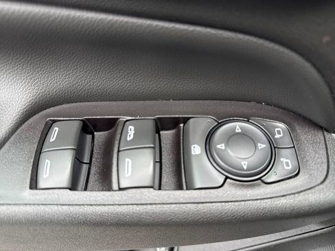Used 2018 Chevrolet Equinox LT AWD/4WD image 16