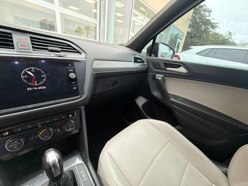 Used 2021 Volkswagen Tiguan SE R-Line FWD image 9