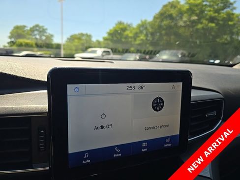 Used 2020 Ford Explorer XLT w/ Equipment Group 202A AWD/4WD image 11