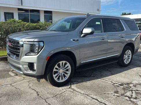 Used 2023 GMC Yukon SLT w/ SLT Premium Package RWD image 3
