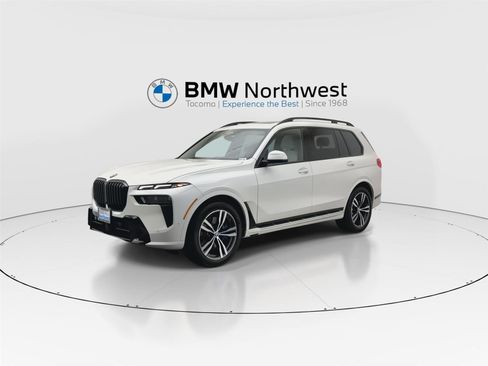 Used 2025 BMW X7 xDrive40i AWD/4WD image 9